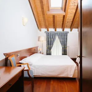 3* Szálloda Centro Paolo Vi